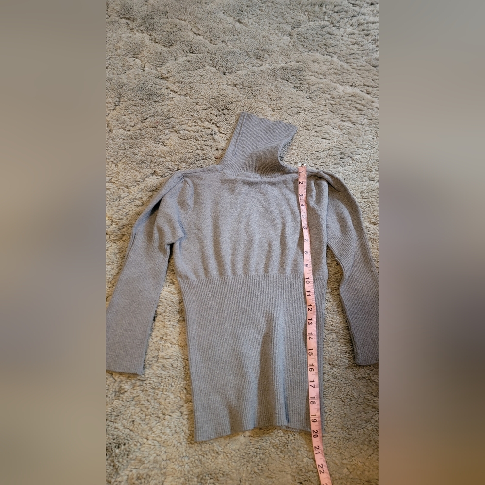 💜4/$20💜Chic Gray Turtleneck Sweater